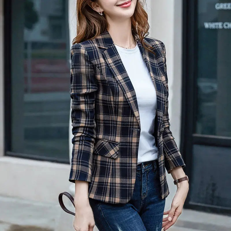 Women's Notched Polyester Full Sleeve Single Breasted Plaid Blazer