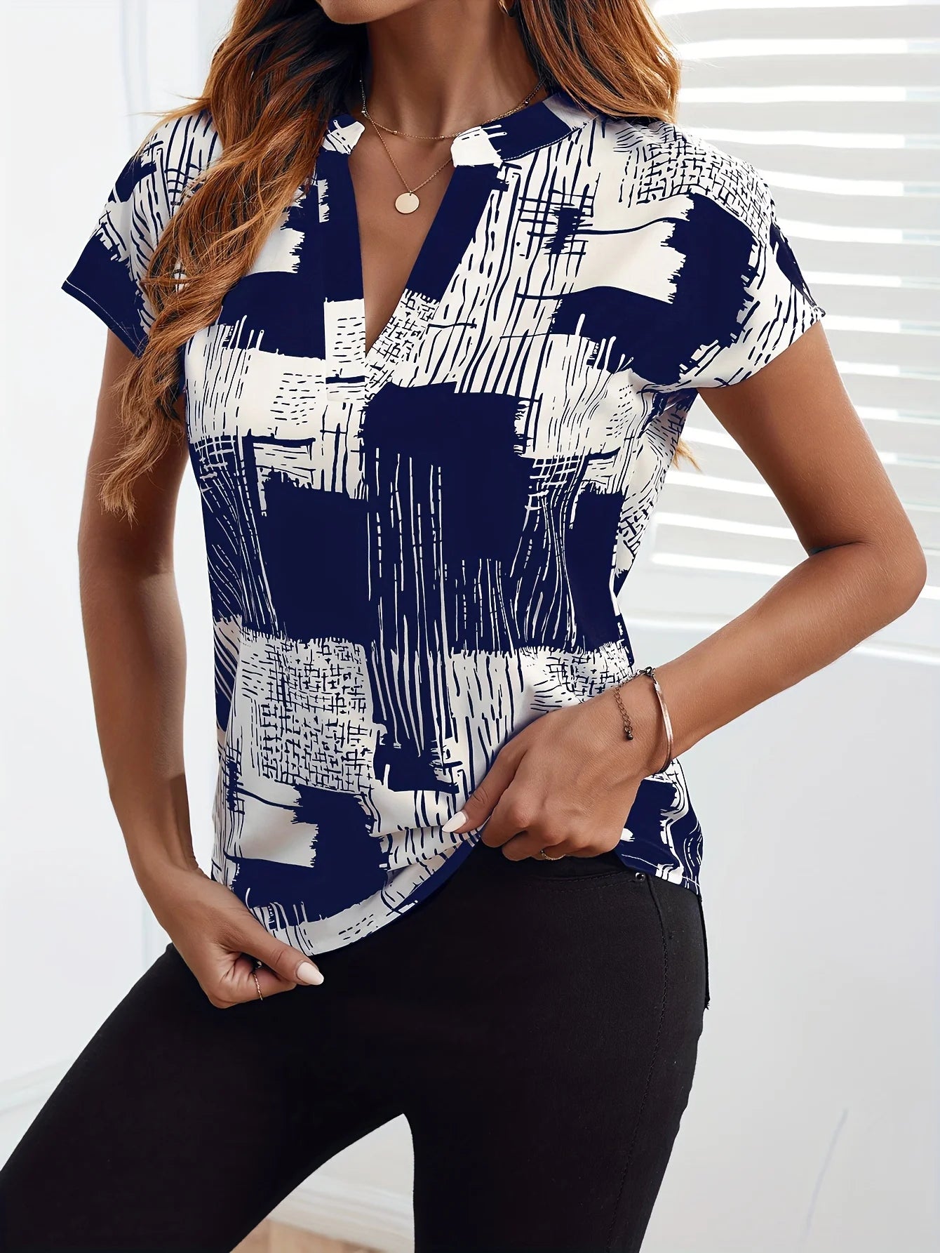 Women's Polyester V-Neck Short Sleeve Printed Pattern Casual Tops